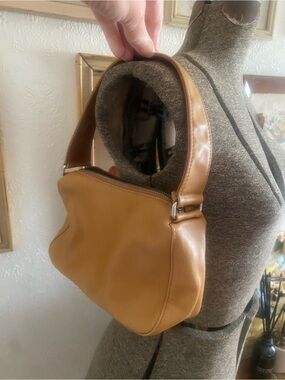 Vintage Y2K Classic Banana Republic Tan Shoulder Bag - Sleek Everyday Handbag